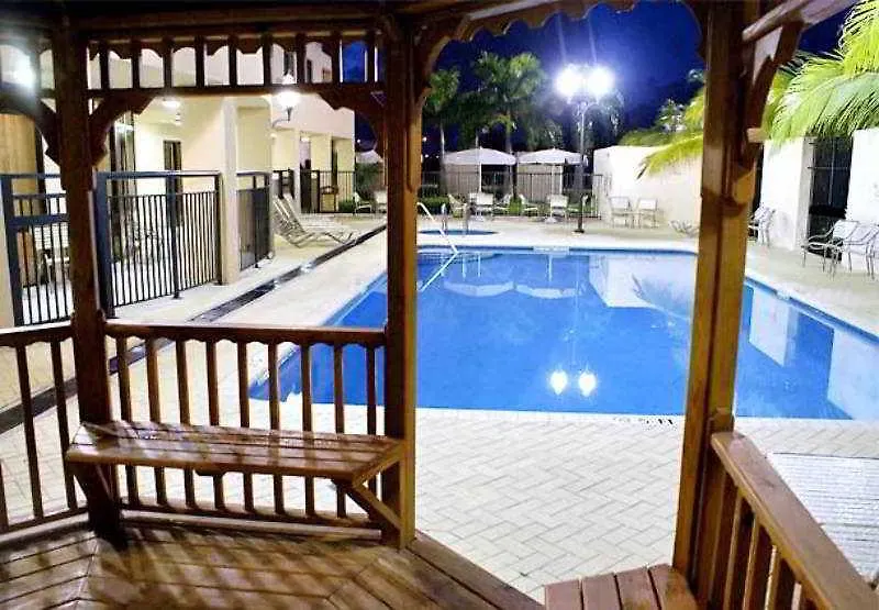 Hotel Courtyard By Marriott Miami At Dolphin Mall