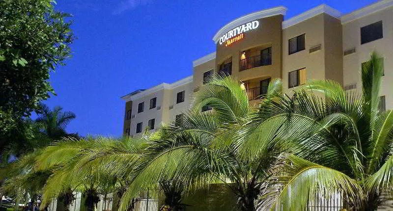 Courtyard By Marriott Miami At Dolphin Mall Hotel Sweetwater