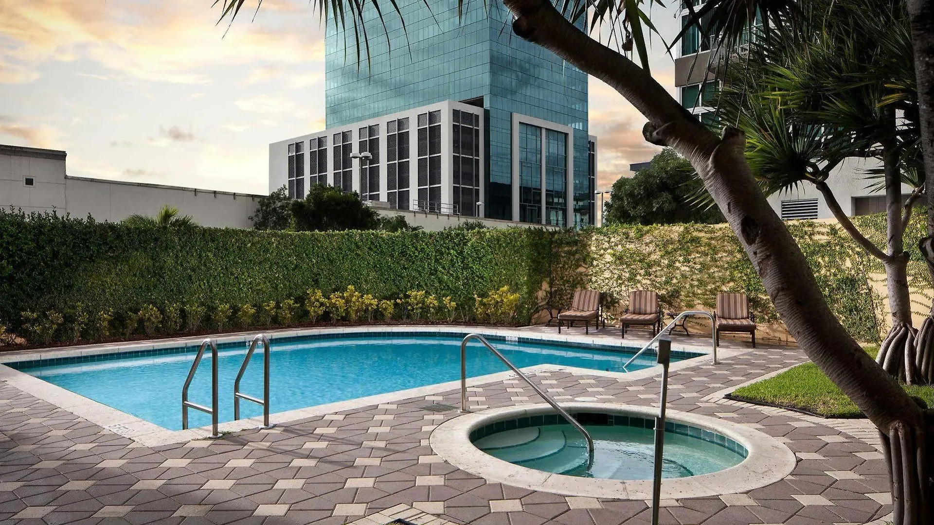 Courtyard Miami Dadeland Glenvar Heights