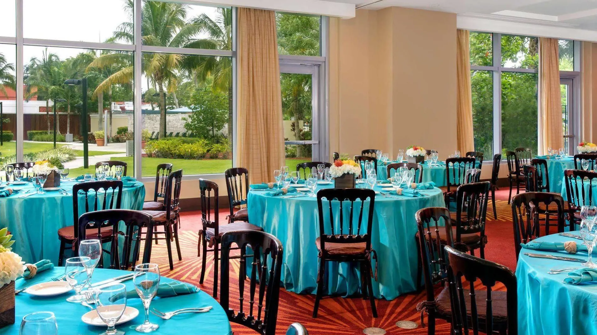 Courtyard By Marriott Airport 3*
