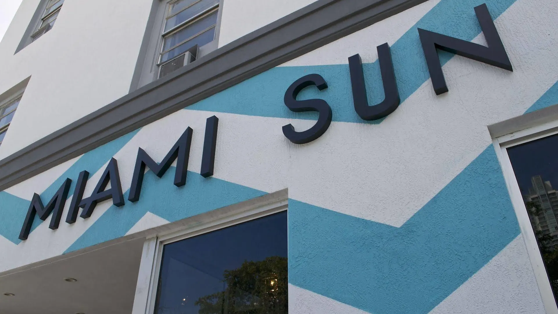 Sun - Downtown/port Of Hotel Miami