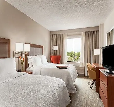 Hotel Hampton Airport East
