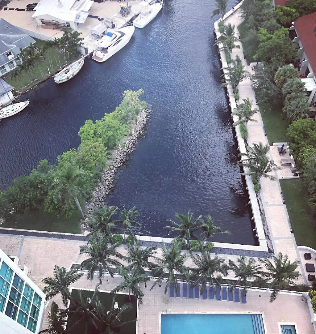 Starlight Suites * Miami