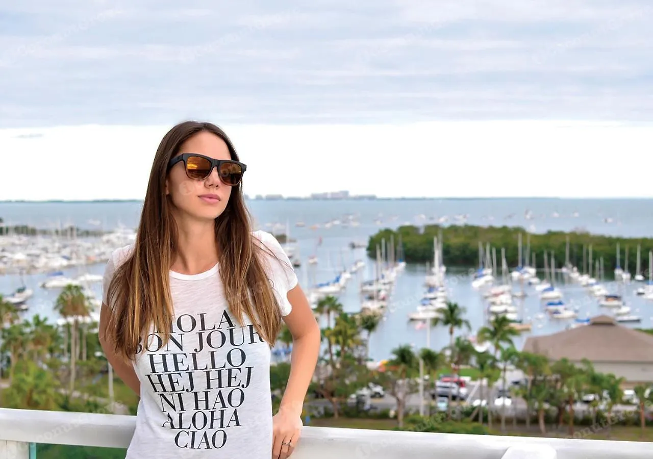 Апартаменты Icoconutgrove - Luxurious Vacation In Coconut Grove