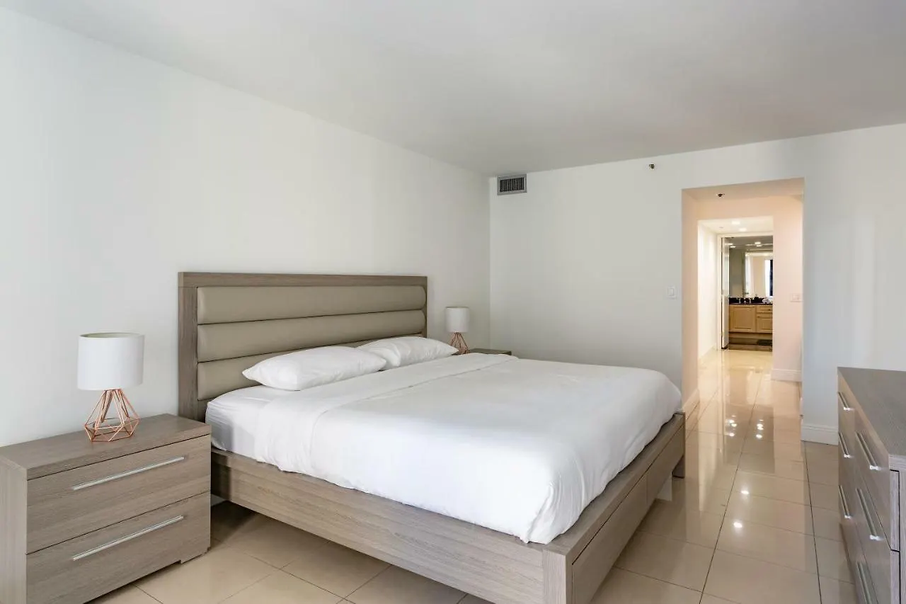 Apartment Spacious One Bedroom Centrally Located *