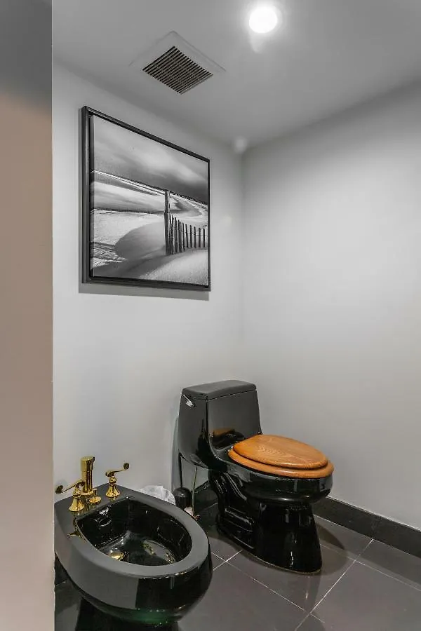 Apartment Spacious One Bedroom Centrally Located *