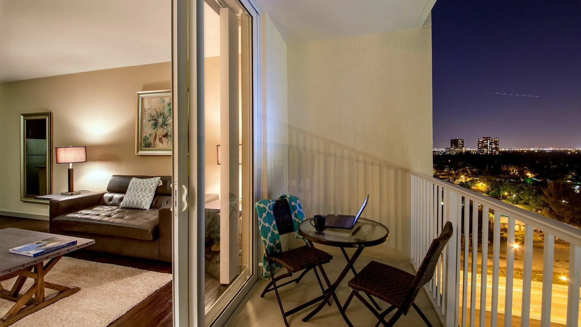 Shorecrest Bay Luxury Apartment
