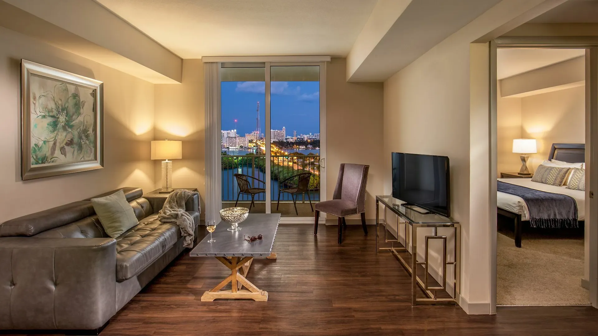 Shorecrest Bay Luxury Apartment *
