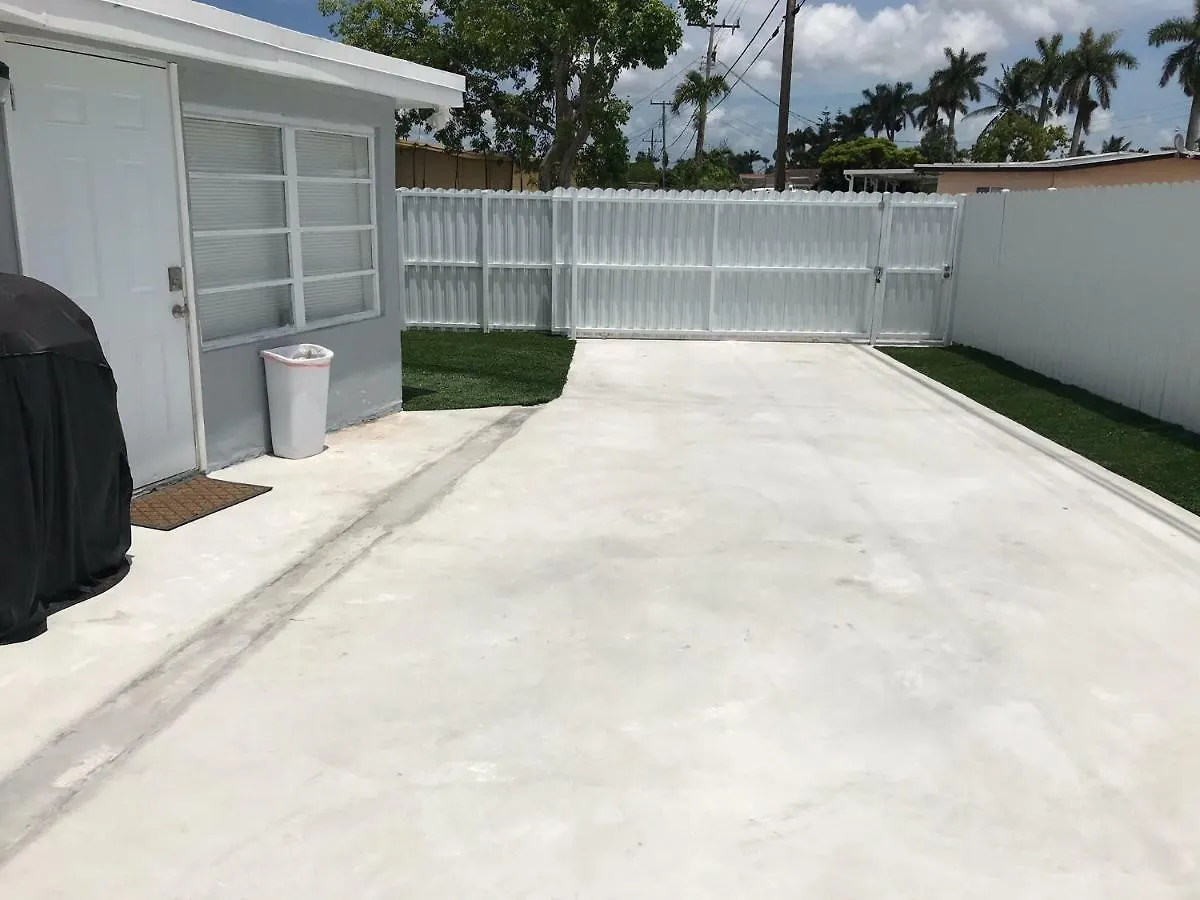 Cottages Near Fiu Apartment
