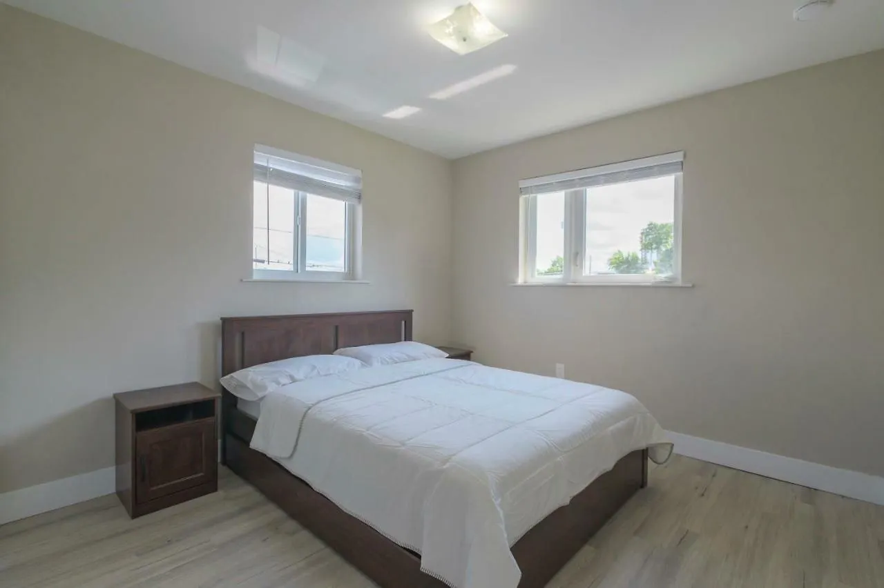 Contemporary 2br In Midtown-wynwood * ميامي