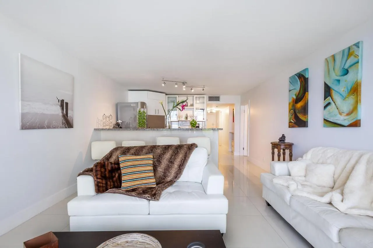 Edgy And Modern On The Bay شقة دورال