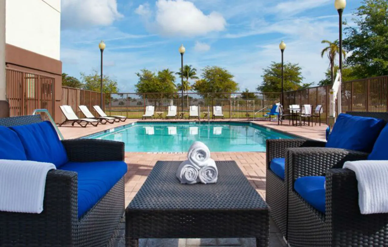 Hotell Sonesta Simply Miami Airport 2*