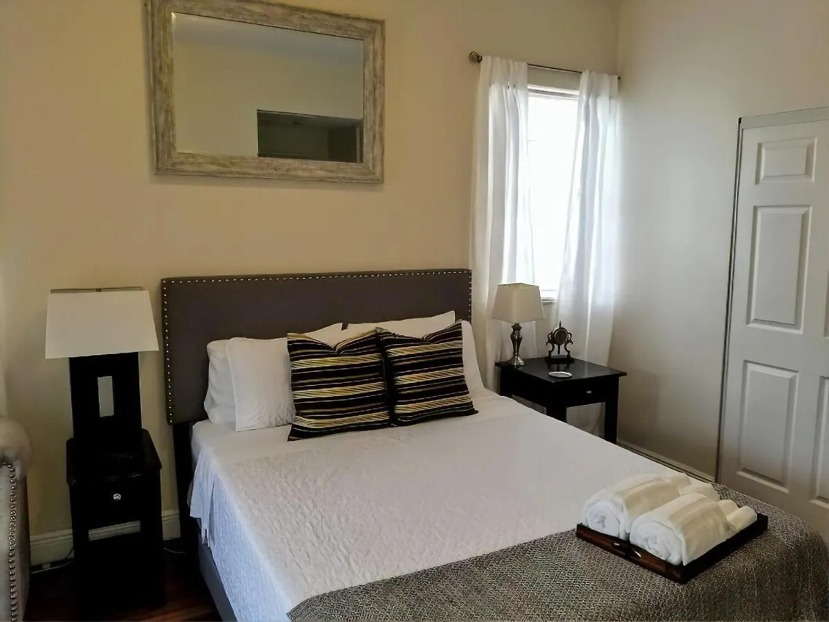Pensión Self Check-in Suites Near Coral Gables