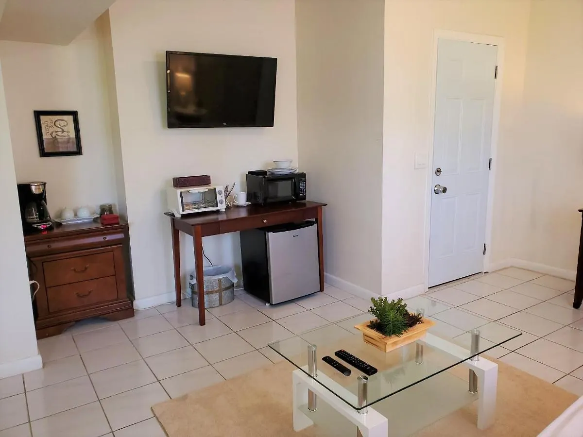 Pensión Self Check-in Suites Near Coral Gables