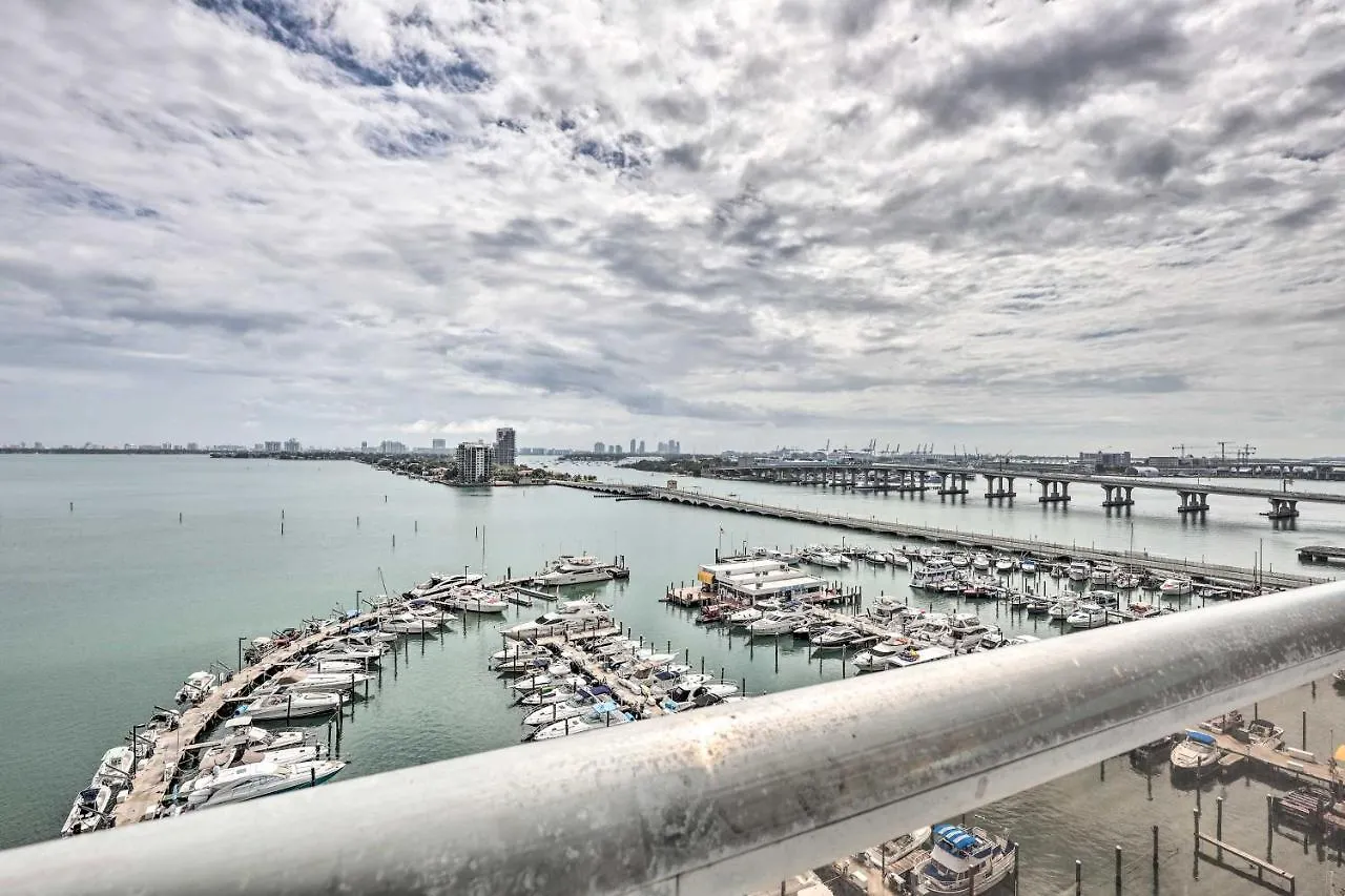 Waterfront High-rise - 5 Mi Appartement *